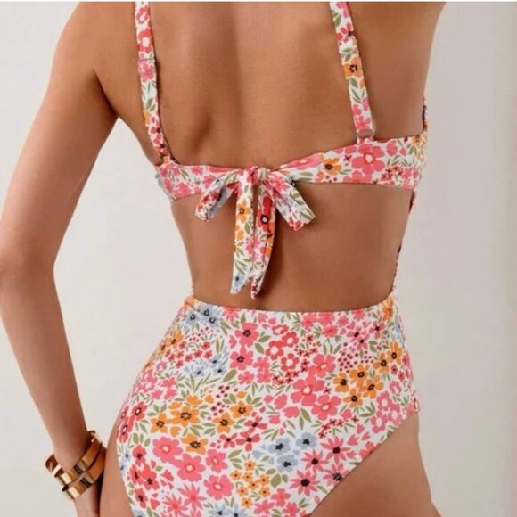 Floral One-pPece Swimsuit L - Picture 2 of 2